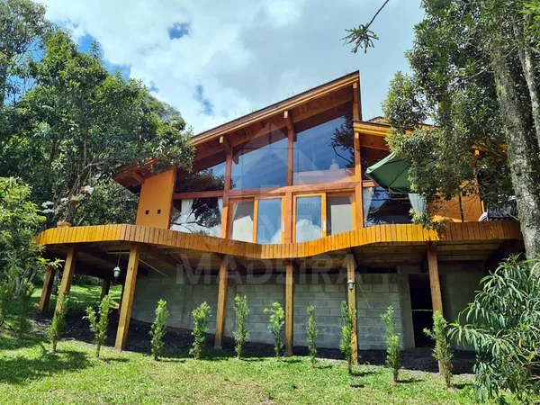 santamadeiracasas externo 123